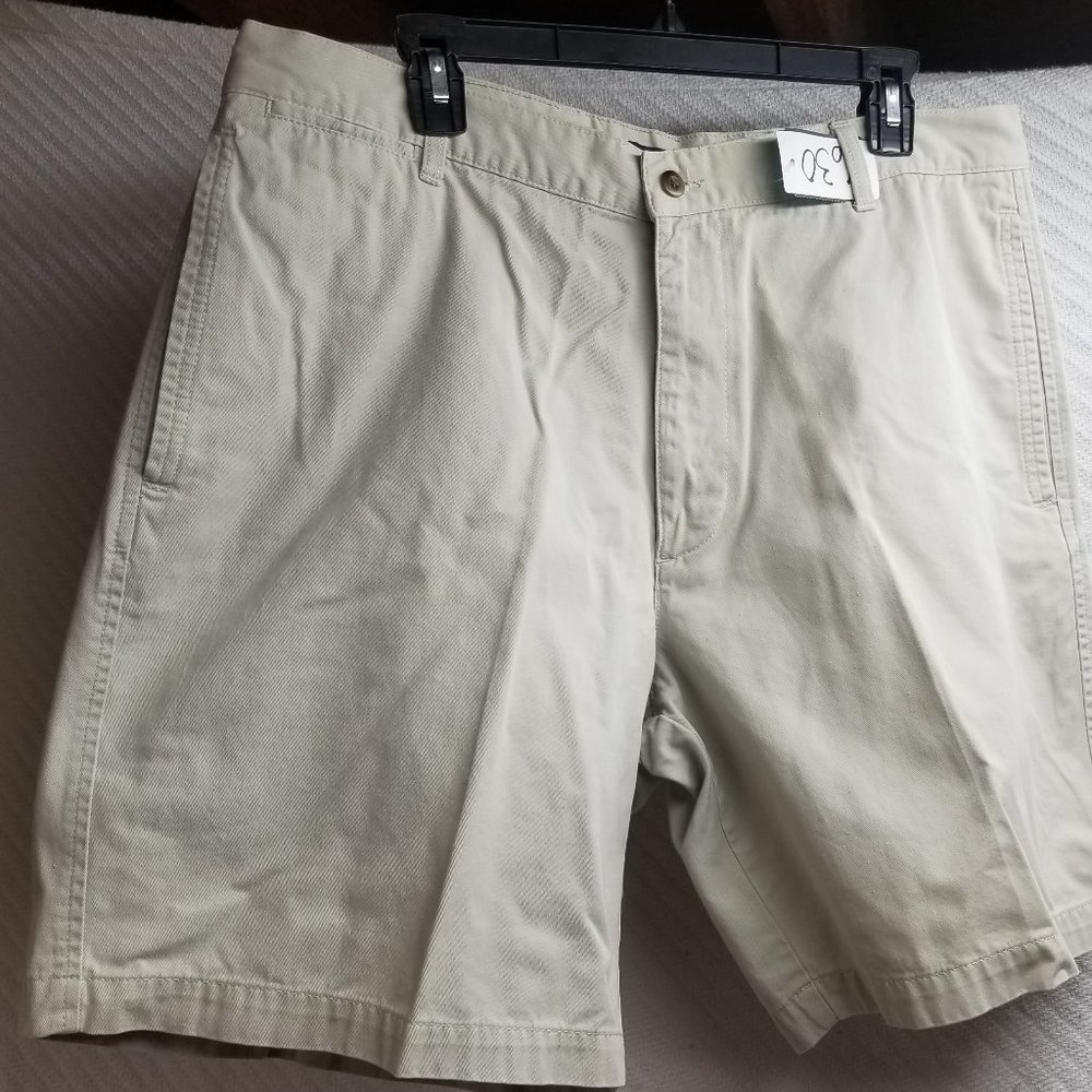 630 - Dockers 38W Shorts